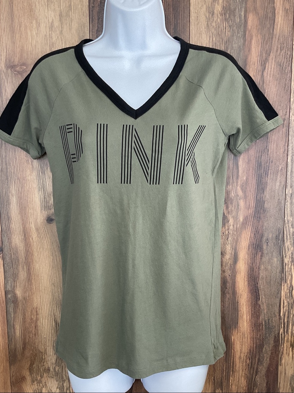 PINK Victoria's Secret Olive & Black V-Neck Logo Tee XS 386B